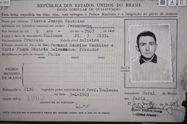 Ficha consular do padre francês Pierre Wauthier, que foi preso e expulso do Brasil pelos militares – Reprodução