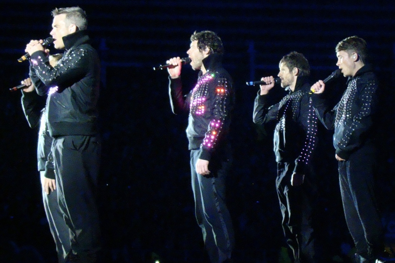Em 2010, voltou a se apresentar com o Take That e participou do álbum 