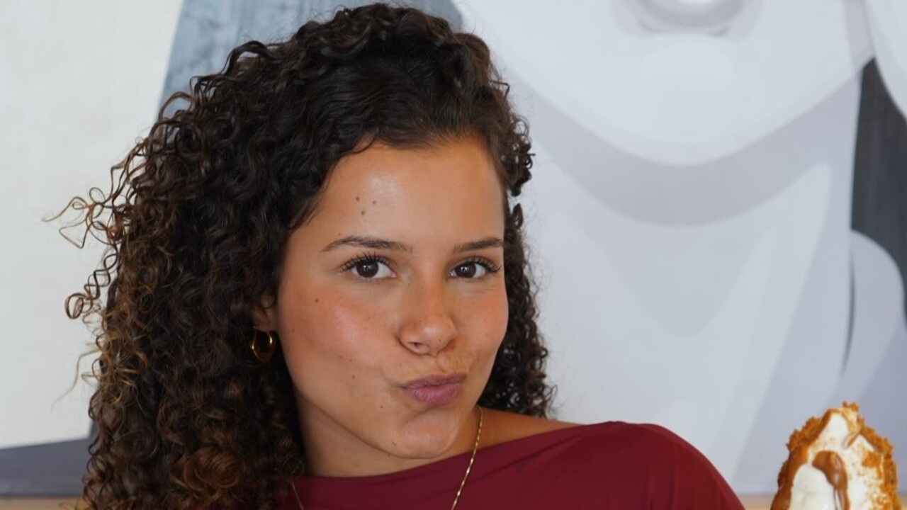 Aliás, Gabriella começou no mundo do entretenimento ainda mais nova. Segundo a revista Caras, ela já fazia trabalhos publicitários aos dois anos e entrou para o teatro um pouco depois. O sonho de se tornar atriz se concretizou quando conseguiu o papel de Miluce e estreou na TV.
