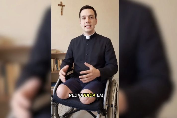 Golpistas inventam padre amputado, idosa e coroinha feitos por IA para arrecadar dinheiro de fiéis – Reprodução/Redes Sociais