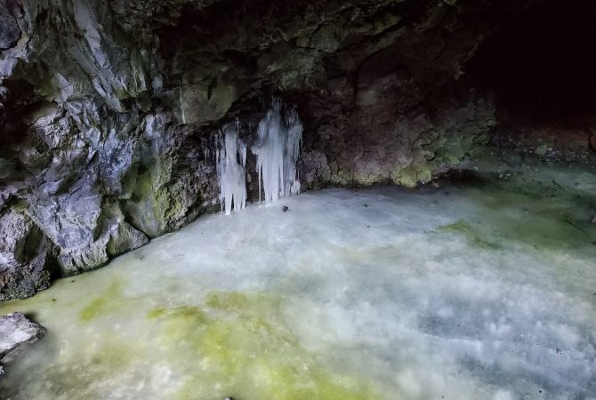 Camadas de até 6 metros de espessura! Caverna de gelo desafia calor de 35 °C em pleno deserto do Novo México