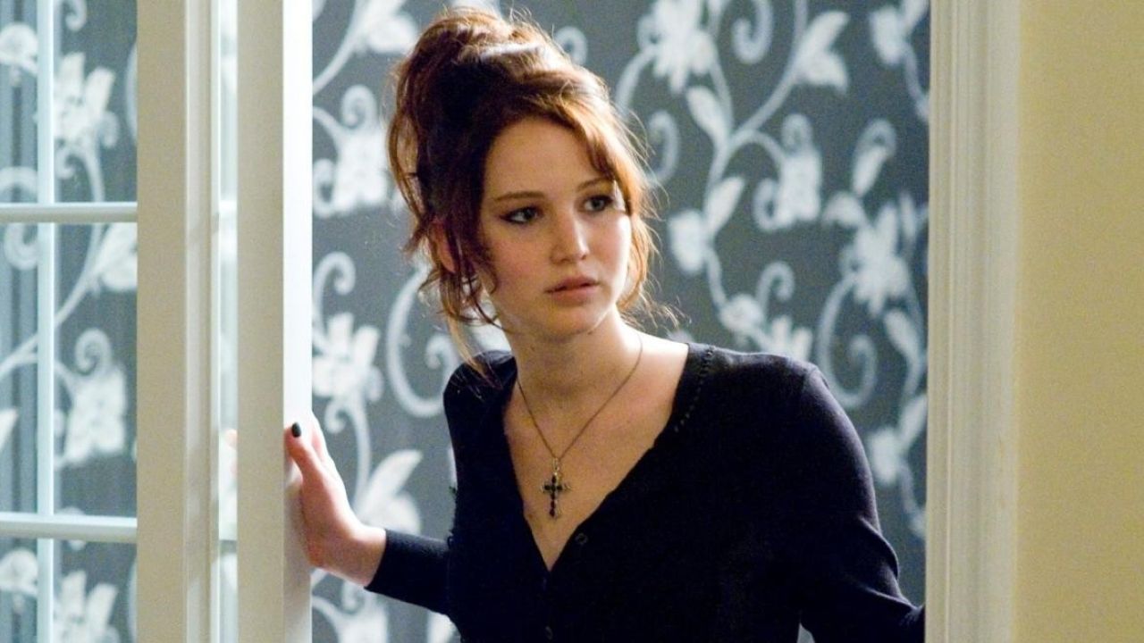 Jennifer Lawrence, que nasceu em 15 de agosto de 1990, em Louisville, no Kentucky, Estados Unidos, recebeu sua primeira indicação ao Oscar na categoria de Melhor Atriz por sua atuação no filme 