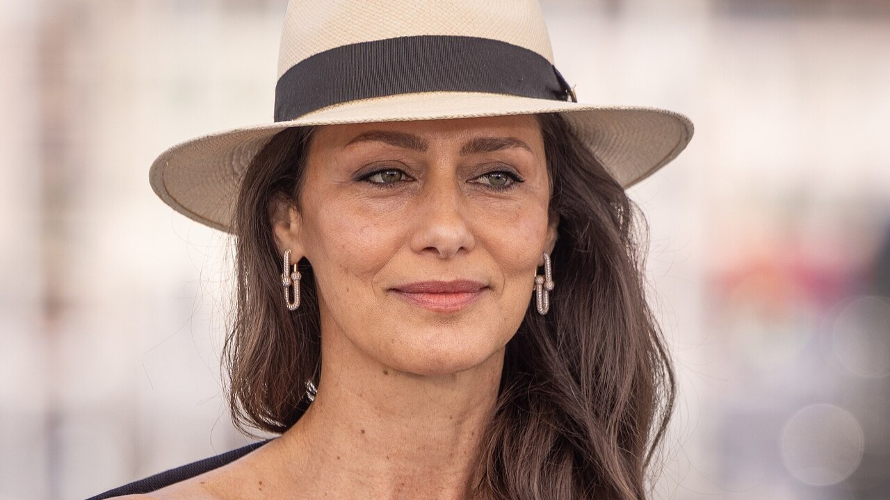 Maria Fernanda Cândido nasceu em 21 de maio de 1974, em Londrina, no Paraná. Ela começou a carreira como modelo aos 14 anos. O reconhecimento nacional veio com Paola, personagem de 