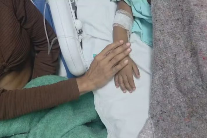 Menino de 3 anos foi atacado por cachorro da raça pitbull em São Gonçalo – Reprodução/TV Globo