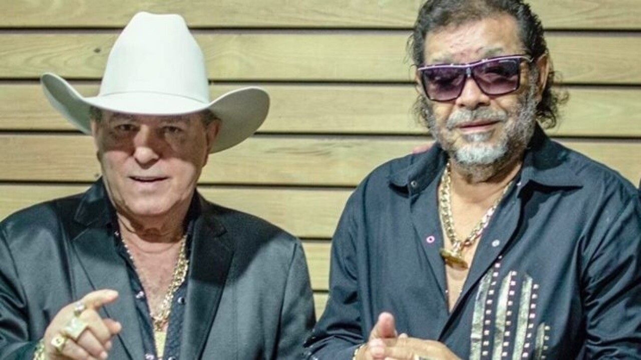 Milionário e José Rico: eles marcaram a expansão do sertanejo pelo interior do Brasil a partir dos anos 1970. José Rico, nascido José Alves dos Santos, faleceu em 2015, aos 68 anos, vítima de um infarto associado a complicações renais e cardíacas. Ele havia sido internado dias antes em Americana, no interior de São Paulo. Depois, Milionário formou uma nova parceria com o cantor Marciano, que morreu em 2019.
