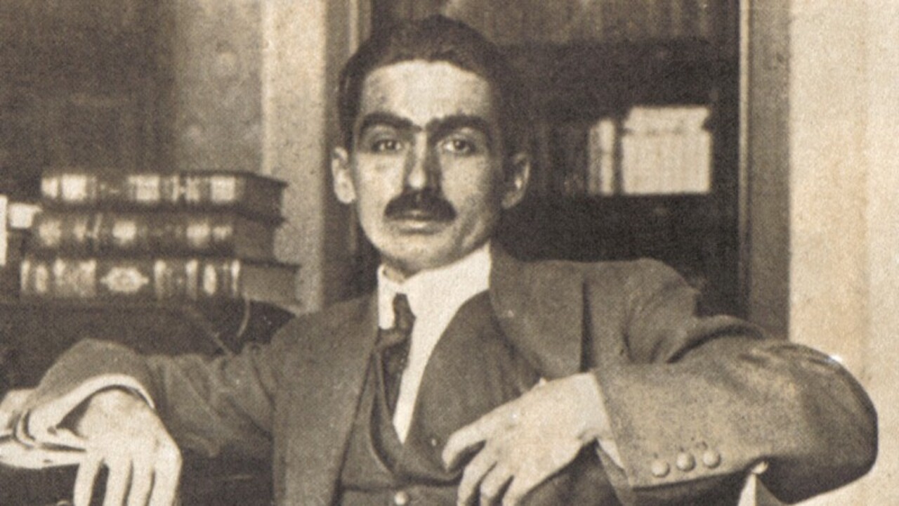 Criada por Monteiro Lobato em 1920, Emília apareceu pela primeira vez no livro 