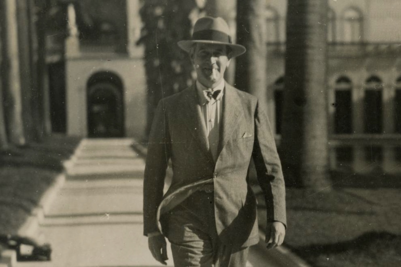 Ao longo das décadas seguintes, ocupou cargos como deputado federal e ministro da Fazenda, da Justiça e das Relações Exteriores, além de atuar como embaixador do Brasil nos Estados Unidos. Sua passagem por Washington, entre 1934 e 1937, quando pediu demissão por não concordar com os caminhos que o Brasil tomava com a declaração do Estado Novo. 