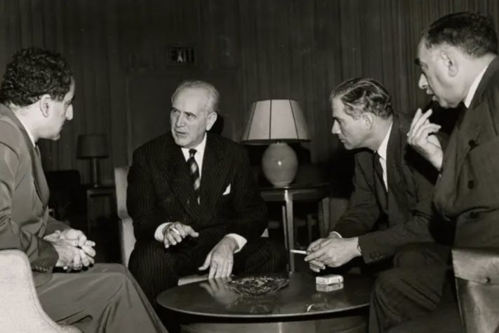 Oswaldo Aranha eu reunião com autoridades internacionais na ONU, em 1947 – Arquivo Nacional