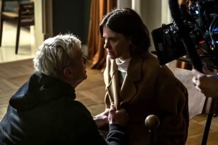 Pedro Novaes e Carolina Dieckmann no set de 'A viagem' — Estevam Avellar/Globo