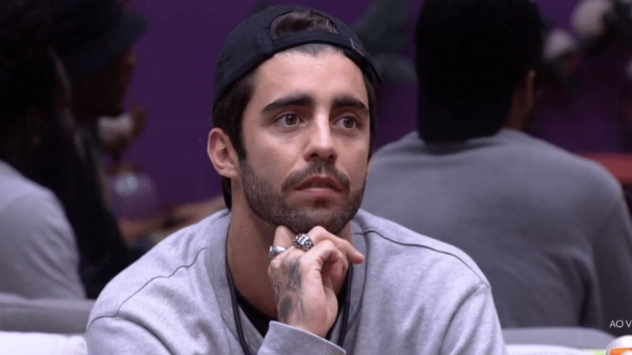 Scooby ficou conhecido do grande público por conta da sua participação no maior reality show do país. Em 2022, foi um dos participantes do “Big Brother Brasil 22”, da TV Globo, e terminou o confinamento de 95 dias em 5º lugar. Na época, viralizou na internet por causa dos memes sobre sua desatenção. 
