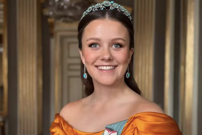 Princesa Isabella da Dinamarca abre mão de salário para cumprir serviço militar obrigatório; veja quanto