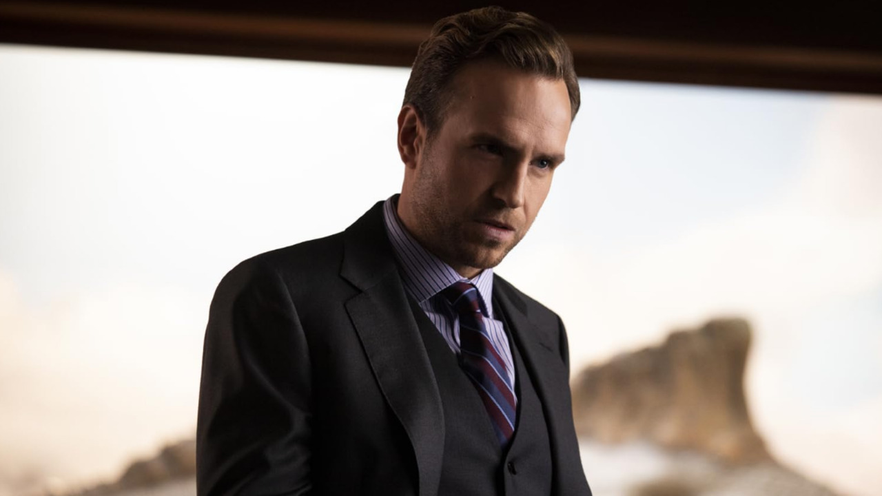 Em 2012, Rafe Spall integrou o elenco de “Prometheus”, dirigido por Ridley Scott, e interpretou o escritor Yann Martel no filme “As Aventuras de Pi”. Três anos depois, atuou em “A Grande Aposta”, ao lado de Christian Bale, Steve Carell, Ryan Gosling e Brad Pitt. Em 2018, viveu o personagem Eli Mills em “Jurassic World: Reino Ameaçado”. Também integrou o elenco de “MIB: Homens de Preto – Internacional”, lançado em 2019.
