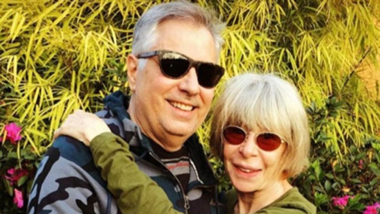 Em entrevista a Nilton Bonder, no programa The Business of Life, no YouTube, Roberto contou que o novo namoro não diminui a dor pela perda de Rita Lee. Ele afirmou ter passado por um longo período de sofrimento durante o luto e ter precisado de ajuda profissional para enfrentar a situação. 
