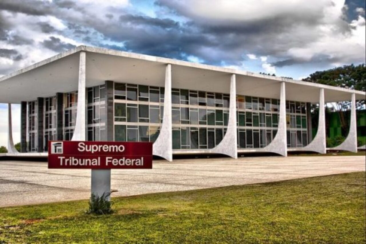 A Associação Nacional de Jogos e Loterias (ANJL) e o Instituto Brasileiro de Jogo Responsável (IBJR) acionaram o Supremo Tribunal Federal (STF) contra a medida provisória que determinou a interrupção das atividades relacionadas às bets e aos cassinos virtuais no Brasil. O pedido foi protocolado em 28 de setembro de 2026 e questiona a validade da decisão do governo federal. As entidades sustentam que não foram apresentados elementos que comprovem a urgência necessária para a edição da MP pelo pre -  (crédito: Flickr/Ric?rdo)