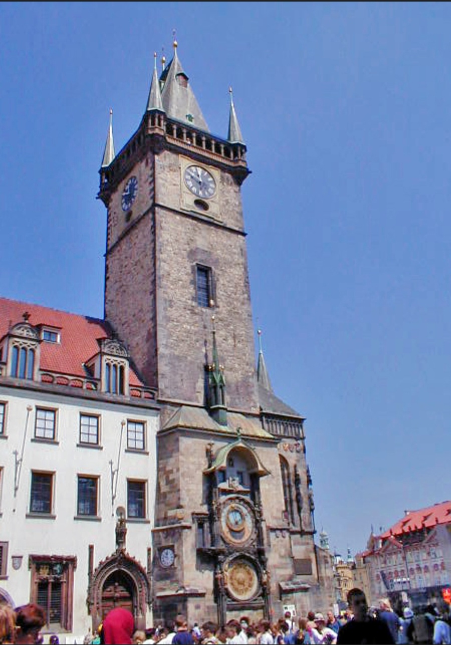 Uma famosa lenda conta que autoridades de Praga teriam cegado o mestre Hanuš para impedi-lo de construir outro relógio semelhante.
A história, porém, não é considerada verdadeira: Hanuš fez modificações posteriores no Orloj, mas não foi seu criador original.