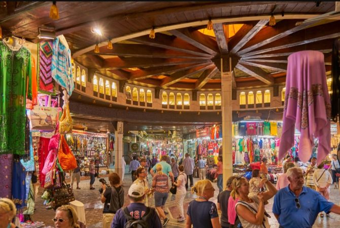 Entre cores, aromas e tradição: conheça os fascinantes mercados do mundo árabe