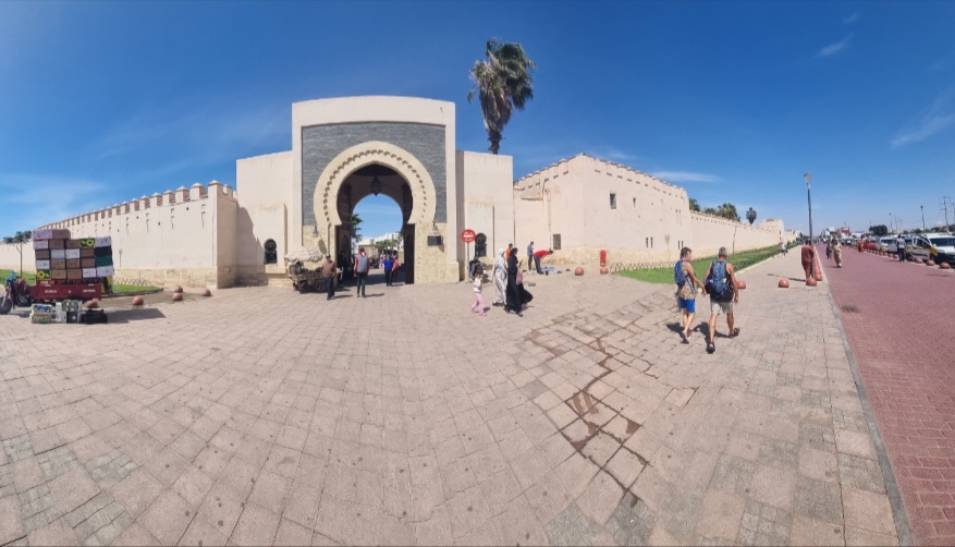 Souk El Had – Agadir, Marrocos: Com cerca de 3 mil lojas, é um dos maiores mercados urbanos do país. Em sua extensa área, comerciantes oferecem frutas, verduras, especiarias, roupas, artigos de couro, cerâmicas e móveis, entre muitos outros produtos.