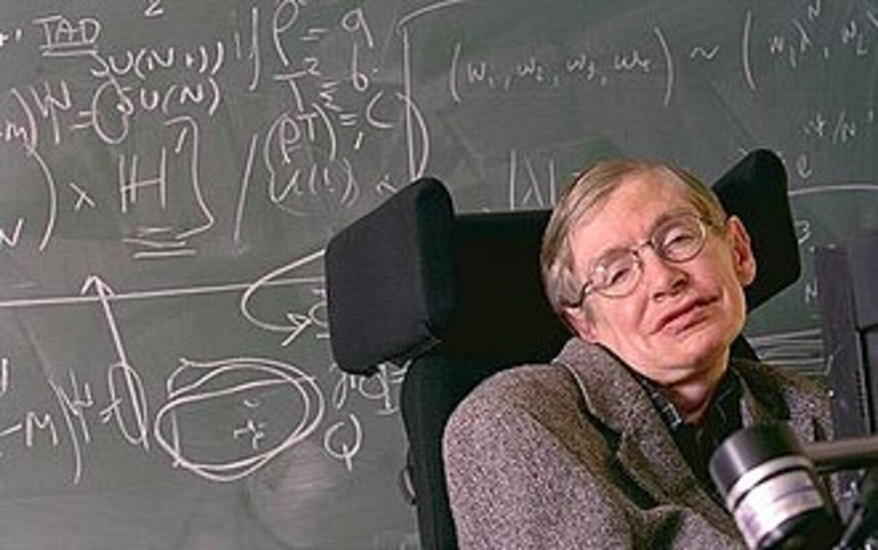 Morto em março de 2018, aos 76 anos, Hawking conviveu por décadas com a Esclerose Lateral Amiotrófica (ELA), doença neurodegenerativa que compromete progressivamente músculos e movimentos. Segundo a perspectiva apresentada no livro, entretanto, sua história não deve ser resumida à enfermidade ou à imagem de superação associada a ela. De acordo com a publicação inglesa, os depoimentos reunidos por Farmelo também descrevem um homem narcisista e muito competitivo em relação a outros cientistas. 

