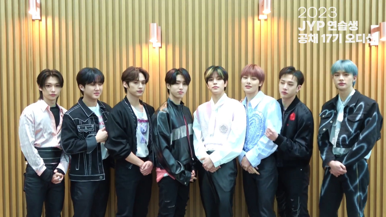 O programa mostrava os participantes enfrentando desafios e avaliações para conquistar a oportunidade de fazer parte da banda e debutar. Nesse processo, o líder Bang Chan teve papel fundamental na escolha dos membros. O Stray Kids estreou oficialmente em 25 de março de 2018, com o EP “I Am Not”. 
