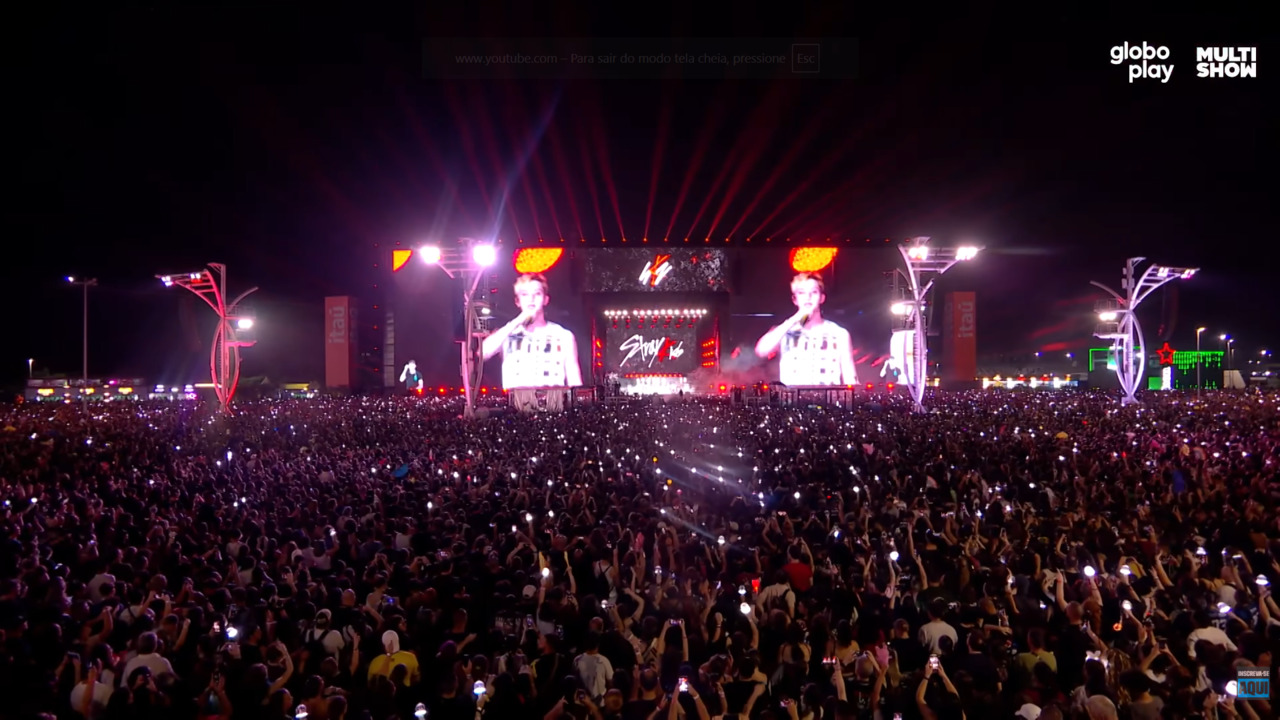 Para acompanhar a grande noite, a Cidade do Rock recebeu um grande público, com muitas famílias e pais acompanhando os filhos. Assim, o público presente era consideravelmente mais jovem do que o observado nos demais dias do festival. Além disso, a organização permitiu o uso dos lightsticks, acessórios tradicionais entre os fãs de K-pop e comuns nas apresentações das bandas. 

