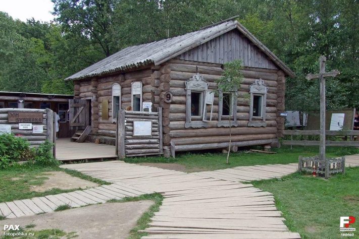 Szymbark, Polônia - Inusitado vilarejo polonês que tem casa invertida e maior piano do mundo