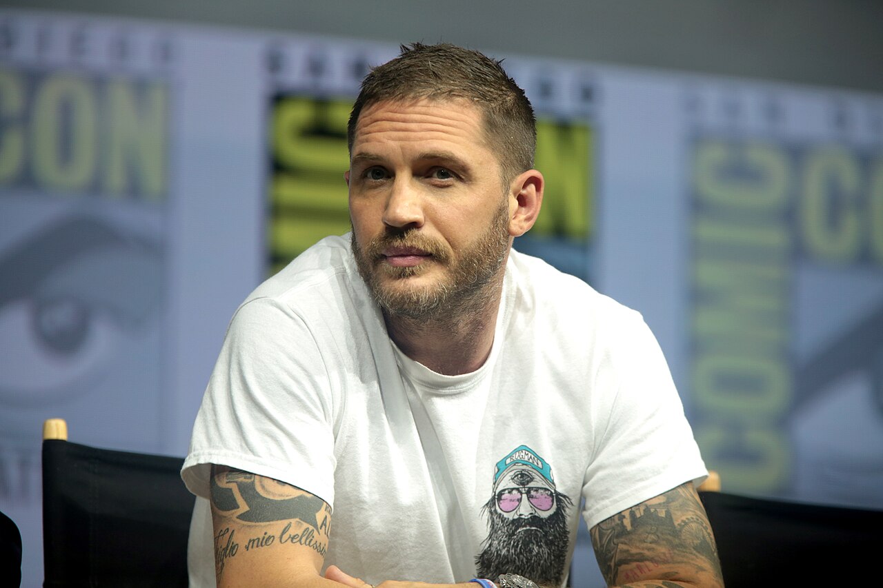 Tom Hardy: O ator ganhou fama de personalidade difícil nos bastidores. Um dos episódios mais conhecidos ocorreu durante 