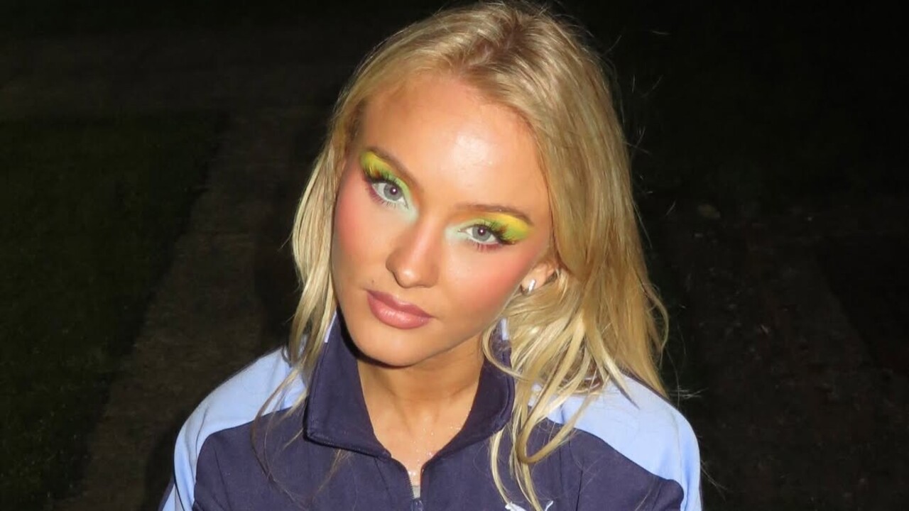 Antes do show no Rock in Rio, Zara Larsson aproveitou para passear e se divertir pelo Rio de Janeiro. No sábado, 12 de setembro, ela foi fotografada na Marina da Glória com roupa informal e sem maquiagem. Durante o passeio, a cantora parou para tirar fotos com fãs que a reconheceram no local. Zara também compartilhou registros do momento em suas redes sociais. 
