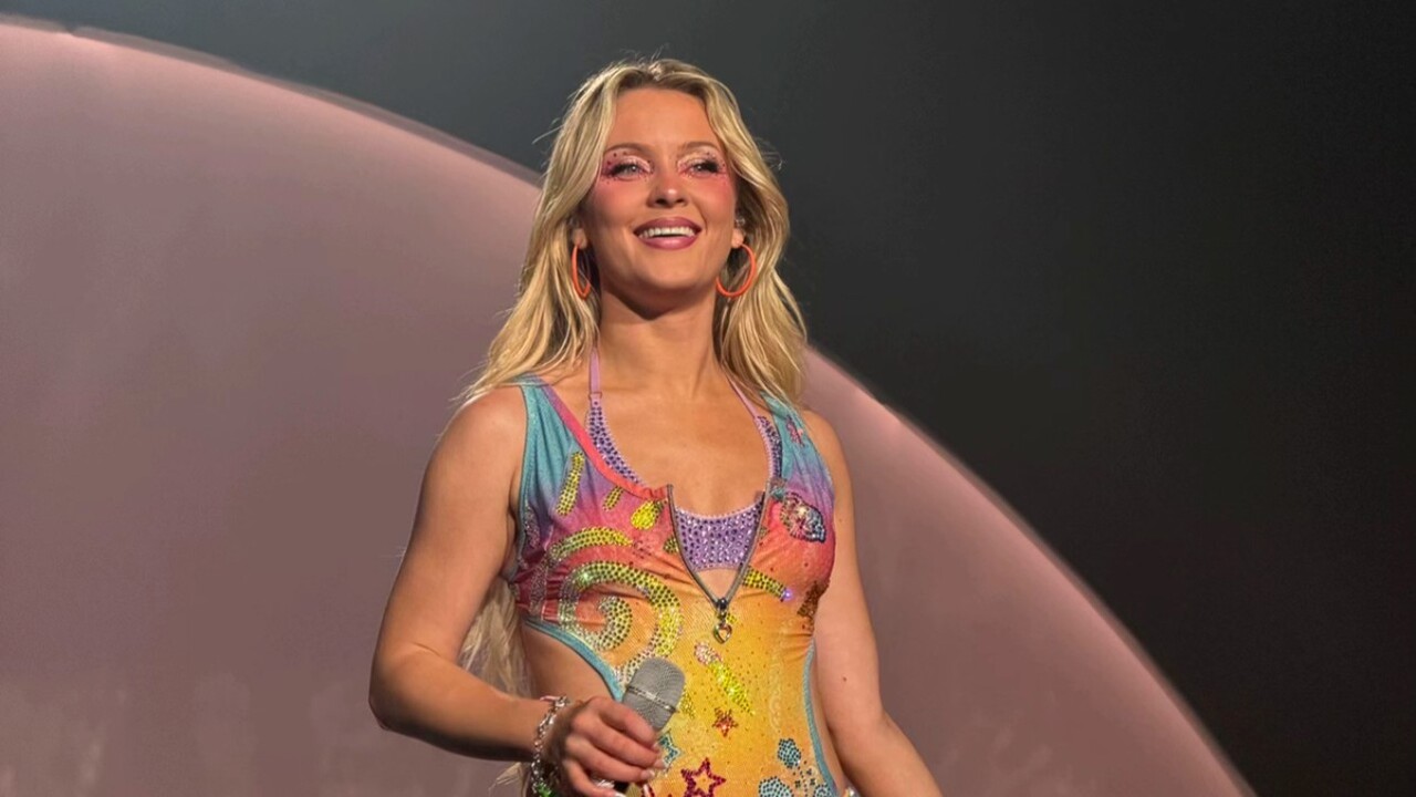 Em 2008, Zara Larsson venceu a edição do programa de talentos sueco 