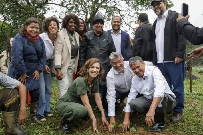 Zeca Pagodinho recebe título de 'embaixador da agricultura urbana' por projeto social desenvolvido na Baixada Fluminense – Divulgação
