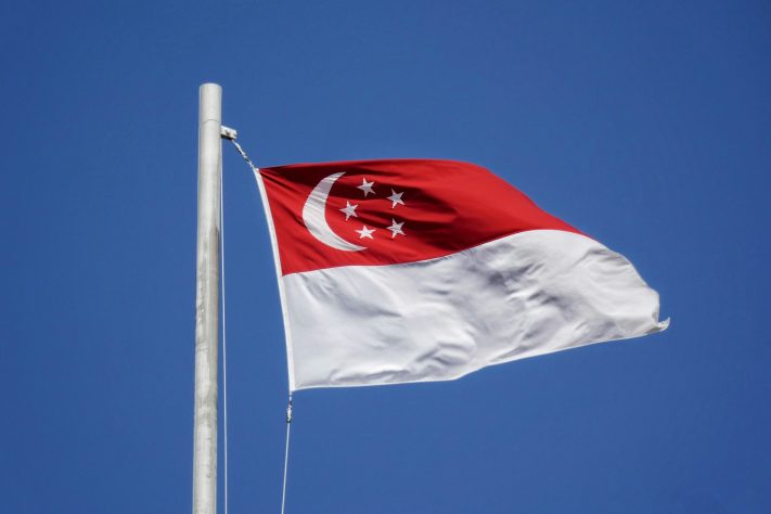 Bandeira de Singapura – Justin Lim/Unsplash