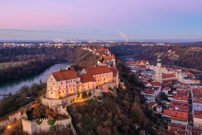 Castelo de Burghausen é o castelo mais longo do mundo com 1 km de extensão – Pexels/Alexander Bobrov