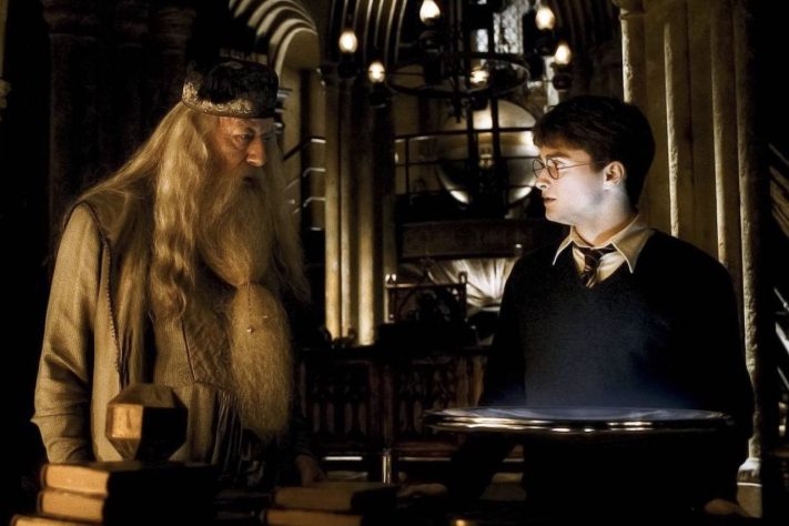 Michael Gambon (como Dumbledore) e Daniel Radcliffe (Harry Potter) — Divulgação