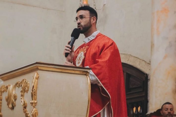 Paróquia de MG suspende comentários de vídeo após padre 'bonitão' chamar atenção de internautas – Reprodução/Instagram