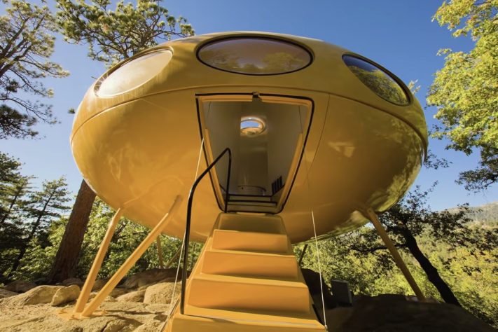 Após mais de 50 anos, casa em formato de disco voador é resgatada por arquiteto e colocada à venda nos Estados Unidos – Reprodução/YouTube
