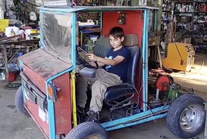 Garoto de 14 anos transforma sucata em trator funcional e ganha reconhecimento de multinacional