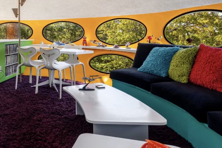 Após mais de 50 anos, casa em formato de disco voador é resgatada por arquiteto e colocada à venda nos Estados Unidos – Reprodução @sothebysrealty