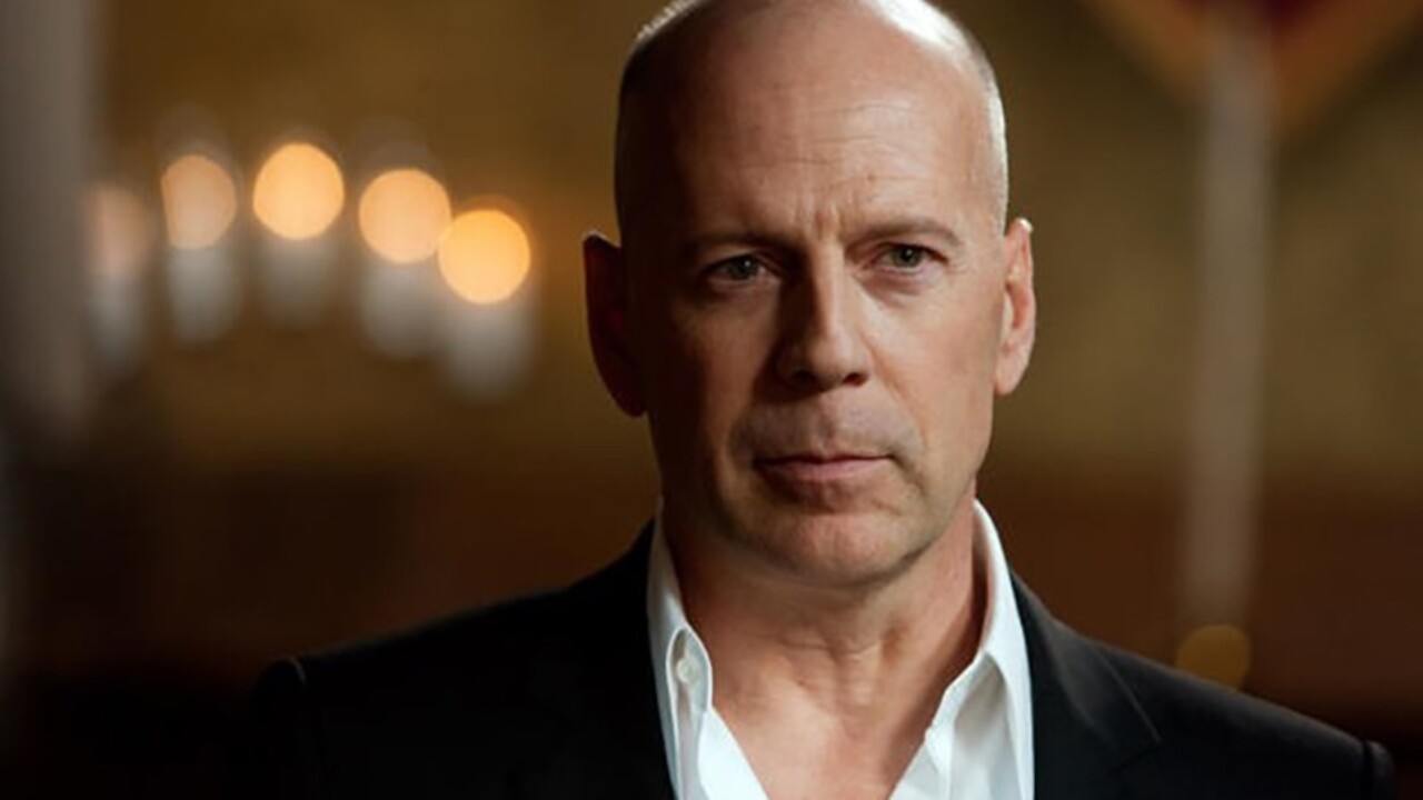 O diagnóstico de afasia de Bruce Willis foi anunciado pela família em março de 2022. A condição pode dificultar a fala, a leitura e a escrita e, na época, os familiares informaram que o ator deixaria a carreira e que o quadro havia afetado suas habilidades cognitivas. No ano seguinte, a família comunicou que a condição havia evoluído e que o diagnóstico passou a ser de demência frontotemporal.
