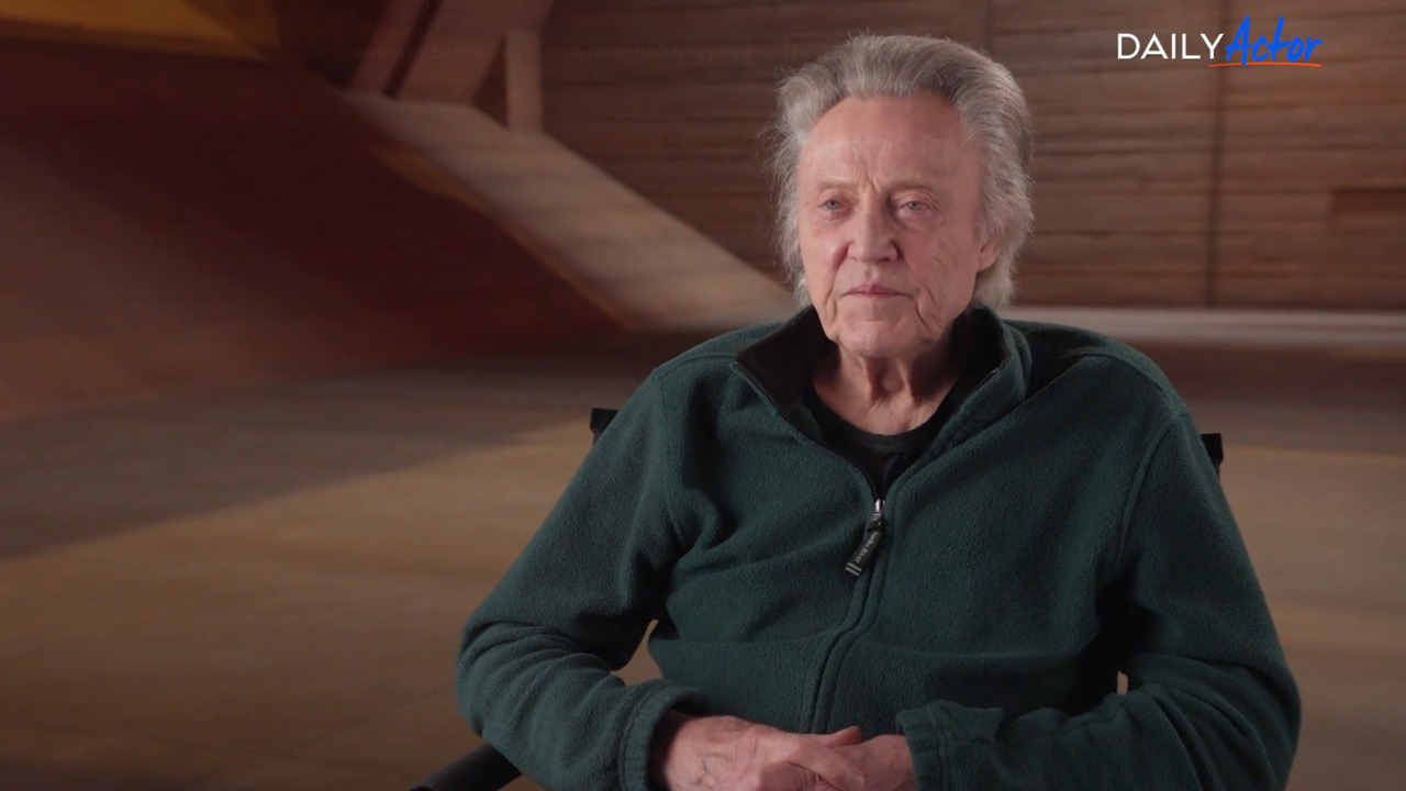 Christopher Walken, cujo nome de batismo é Ronald Walken, nasceu em Nova York, em 31 de março de 1943. Ele começou a atuar ainda na infância, em programas de televisão ao vivo nos anos 1950, e, na juventude, trabalhou como dançarino e ator em musicais e peças teatrais na cidade.
