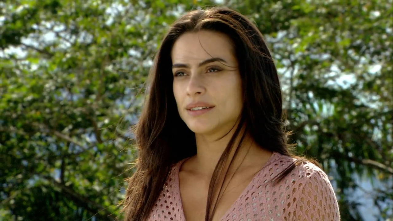 Cleo estreou na televisão aos 11 anos, na minissérie “Memorial de Maria Moura”, exibida em 1994, e se destacou como Lurdinha, na novela “América”, da TV Globo, em 2005. Na emissora, também atuou em “Cobras e Lagartos”, protagonizou “Araguaia” e interpretou Tamara em “Haja Coração”, além de participar de outras produções.
