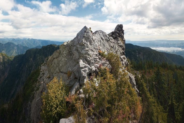 Crown Mountain, Colúmbia Britânica, Canadá – Wikimedia Commons/Andrew Kvalheim