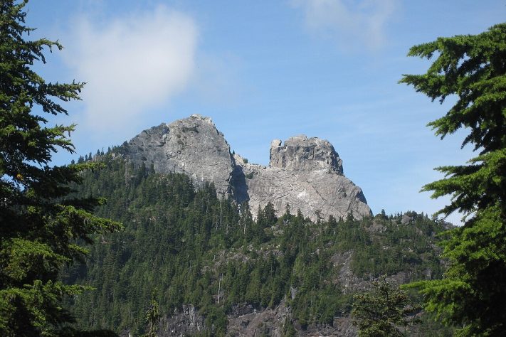 Crown Mountain, Colúmbia Britânica, Canadá – Wikimedia Commons