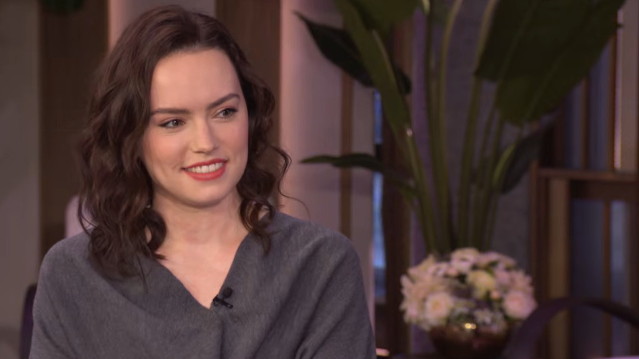Daisy Ridley vai estrelar e produzir o remake de “Viagem ao Fundo do Mar”, nova série da Legendary Television em desenvolvimento para a Paramount+. A atriz interpretará a cientista oceanográfica Lee Crane e dividirá a produção executiva com Akiva Goldsman, responsável pelo roteiro, e Matt Shakman, que também ficará à frente da direção.
 -  (crédito: Reprodução Youtube)