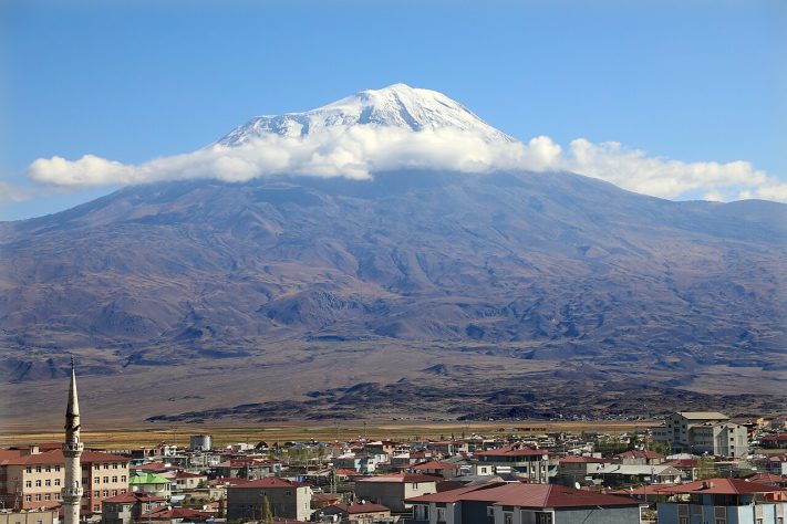 Monte Ararat, Turquia – Wikimedia Commons/Zorka Sojka