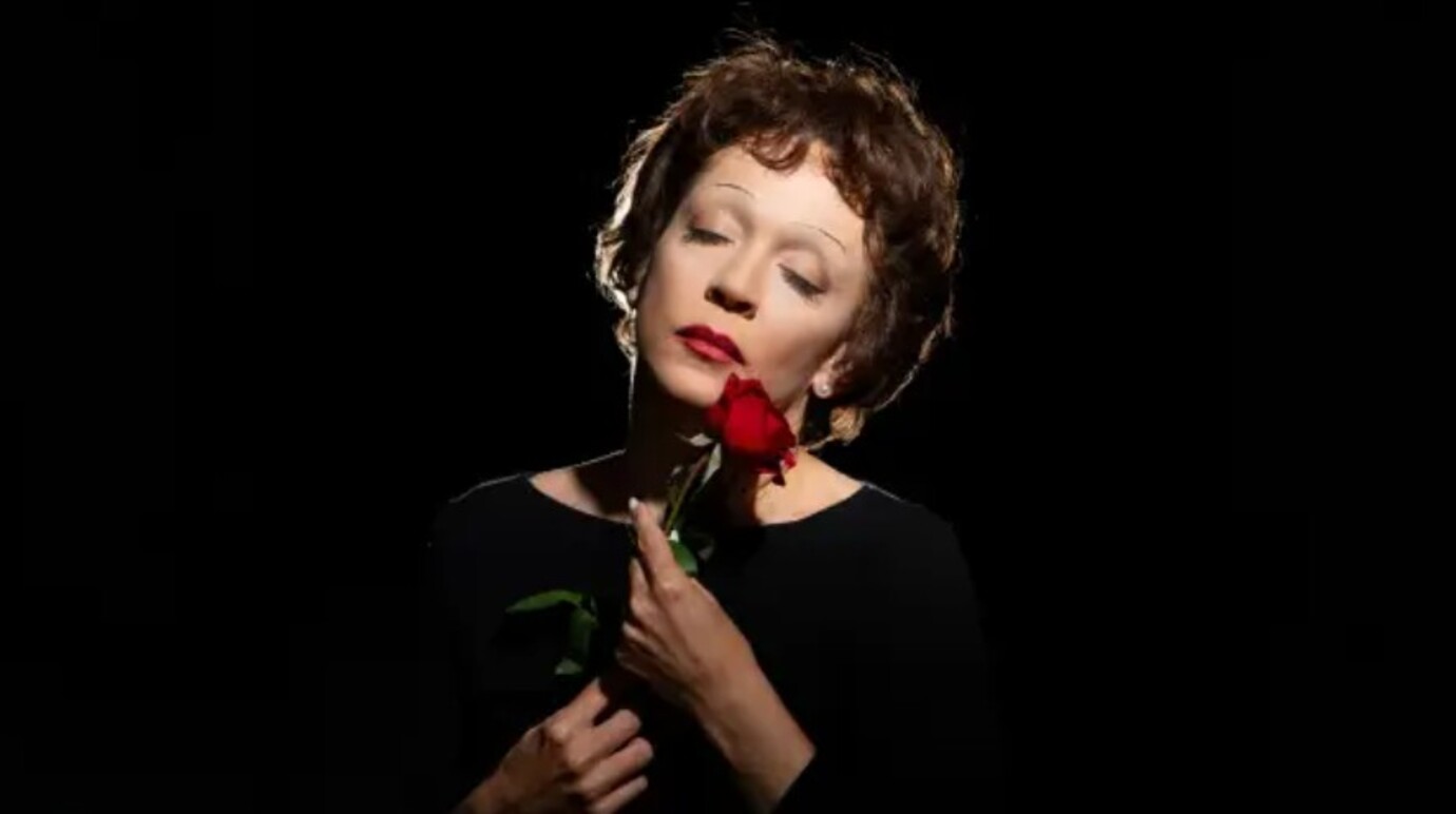 Atriz Laila Garin estrela musical sobre a cantora francesa Édith Piaf - André Wanderley/Divulgação