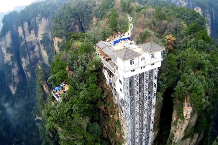 Elevador Bailong, Maior elevador ao ar livre do mundo fica na China – Reprodução/YouTube