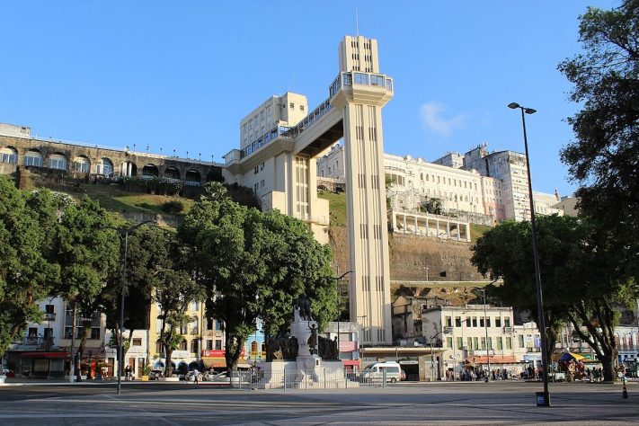 Elevador Lacerda, Salvador – Wikimedia Commons/Friduxa