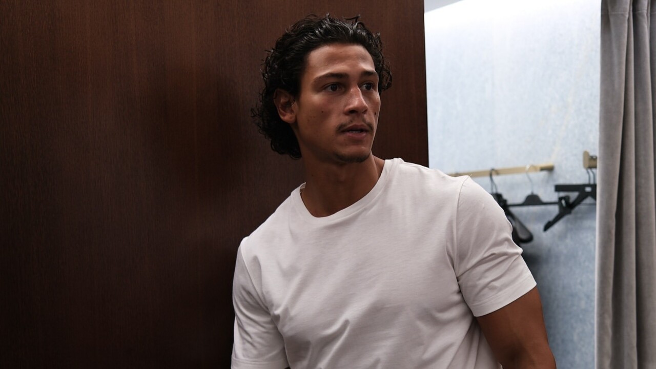Emilio Sakraya, por sua vez, é um ator alemão que integrou o elenco de “Those About to Die”, série ambientada na Roma Antiga, e de “Warrior Nun”, produção da Netflix. Ele também fez parte do elenco da terceira temporada de “One Piece”, adaptação em live-action do mangá de Eiichiro Oda produzida pela plataforma.
