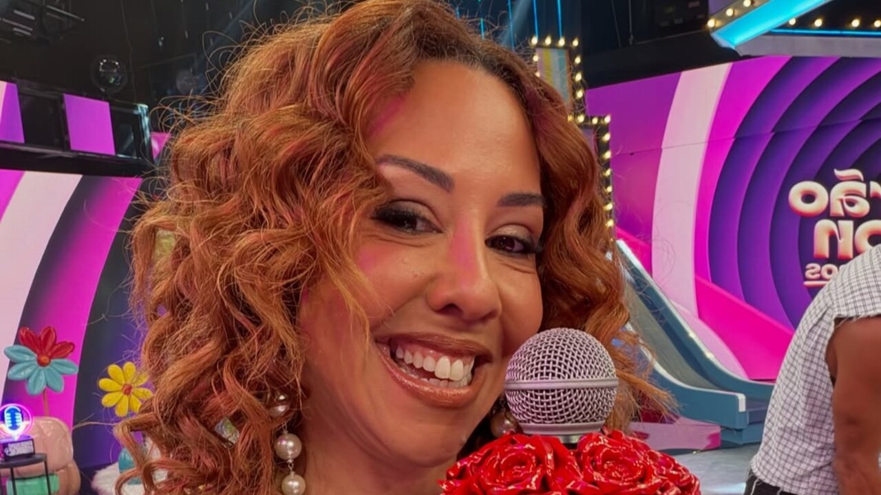 Na televisão, Evelyn apareceu pela primeira vez na quarta temporada do reality musical “Fama”. Depois, fez parte do elenco da série “Tô de Graça”, do Multishow, por seis temporadas, ao lado de Rodrigo Sant’Anna. Em 2019, fez seu primeiro papel dramático em “O Mecanismo” e também atuou em “Matches”. A atriz ainda participou de “Um Contra Todos”. 
