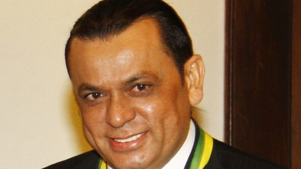 Além da carreira musical, Frank Aguiar também entrou para a política. Em 2006, foi eleito deputado federal por São Paulo. Anos depois, exerceu o cargo de vice-prefeito de São Bernardo do Campo, entre 2009 e 2016. Em 2026, concorreu novamente a deputado federal, desta vez pelo Podemos, mas não conseguiu se eleger. 