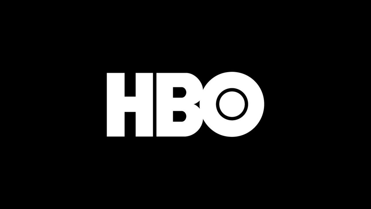 Na quinta temporada de “True Detective”, ambientada em Jamaica Bay, em Long Island, Cage interpretará Henry Logan, enquanto Banderas dará vida a Rai García. Até o momento, a HBO não divulgou outros detalhes sobre os personagens nem sobre a trama. Os dois atores também atuarão como produtores executivos da produção, que ainda não teve o título oficial nem a data de estreia anunciados.